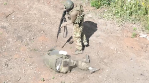 16 NSFW Russian Soldier Executes Wounded Comrade.png