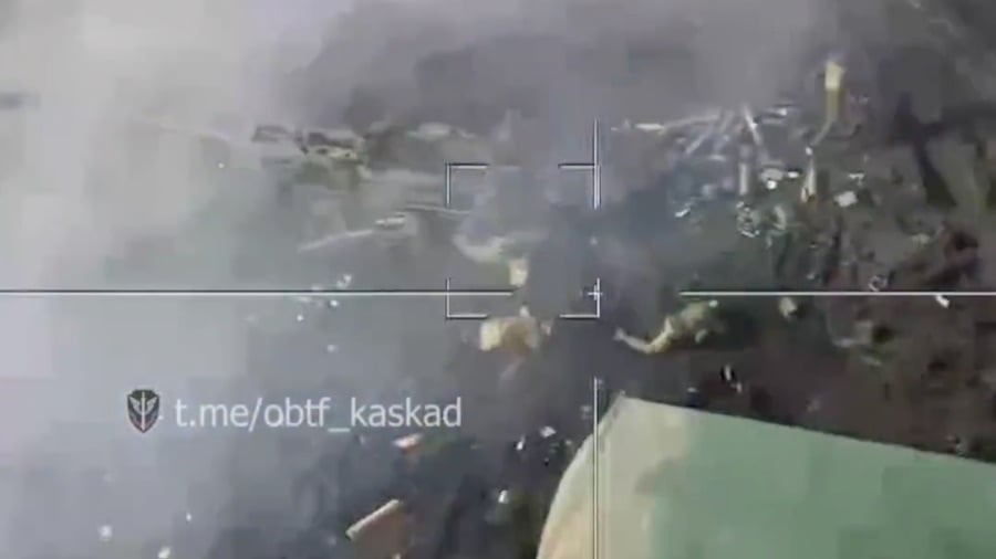 Lancet Bomb Drone Makes Direct Hit On 155mm Crew