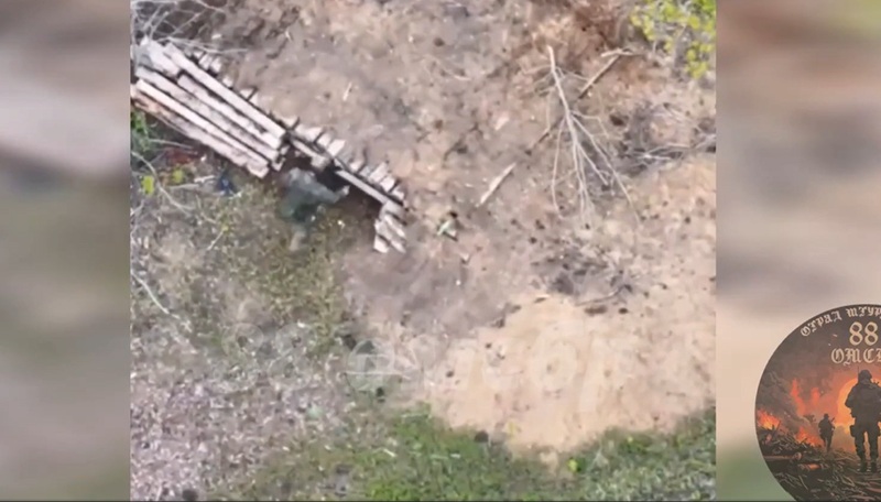 Lobbed Rockets Landmine Satchel Charge Delivery