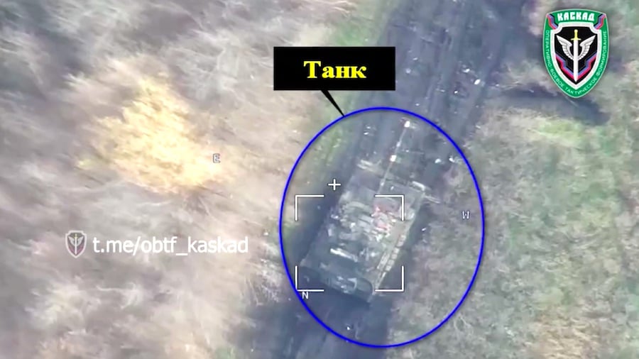 Lancet Loiter Munition Kamikazes Into Ukrainian Tank