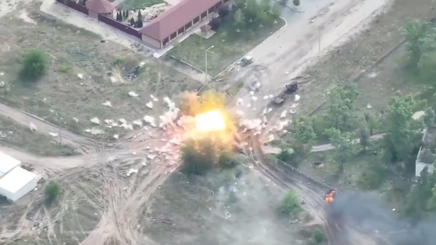 Proxy T-64 Tanks Rocked By Ukrainian Artillery