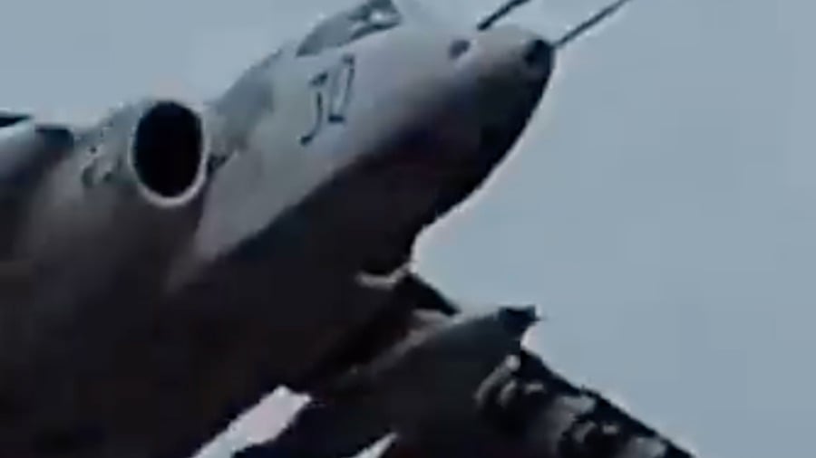 (NSFW) Ukrainian Su-25 Flies Through Explosion, Another Crashes